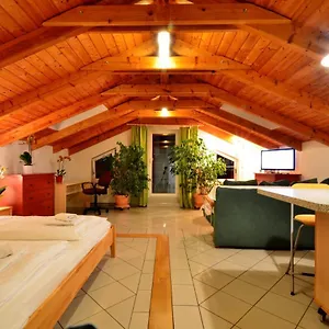 Apartment Ajo - Alte Donau View Penthouse - Self-check-in, Wien