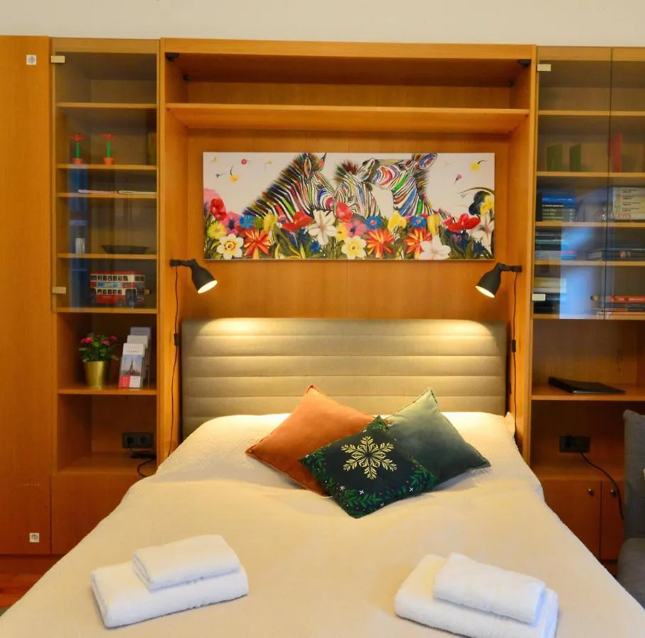 Apartment Charming With Balcony In Hip & Trendy Margareten Vienna