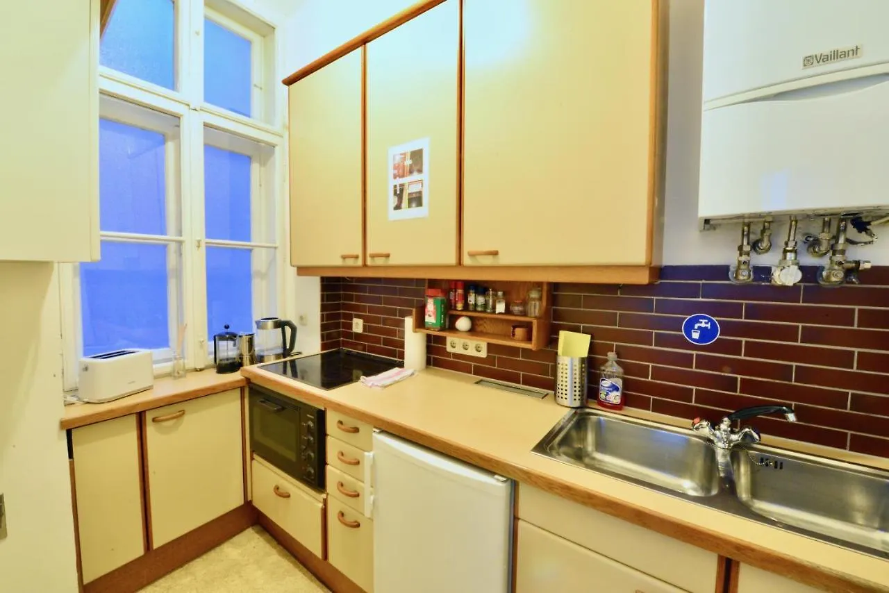 Charming With Balcony In Hip & Trendy Margareten Vienna