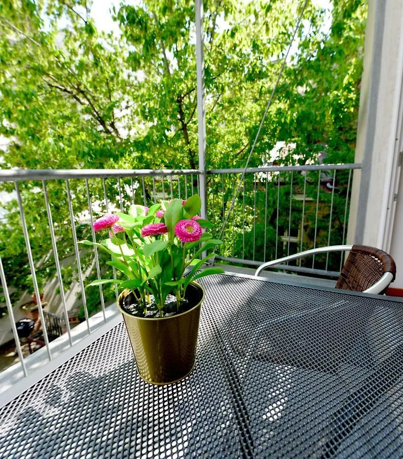 Apartment Charming With Balcony In Hip & Trendy Margareten Vienna Austria