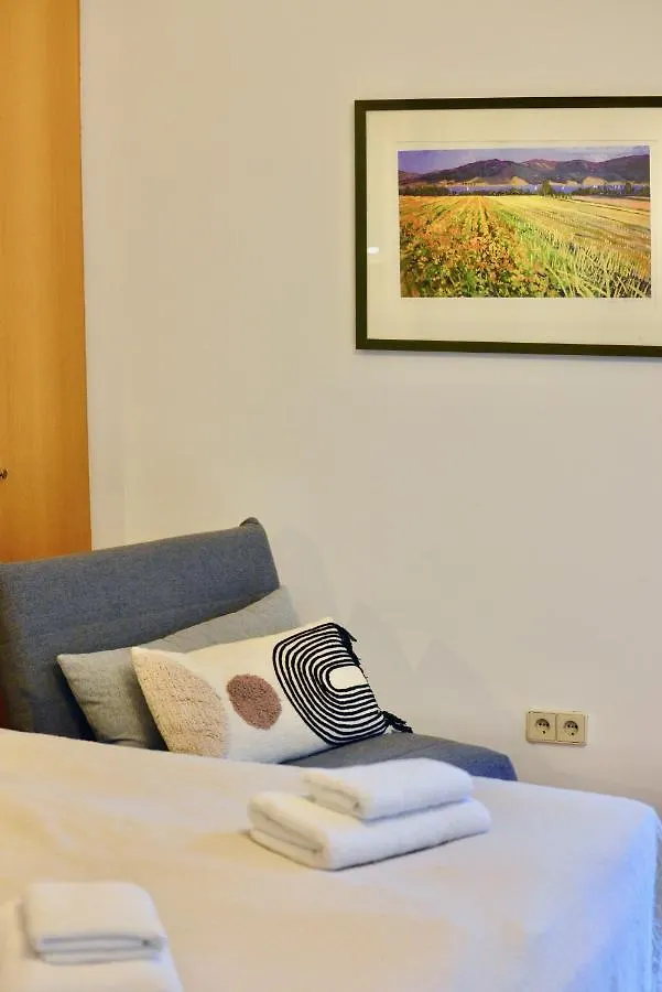 Charming With Balcony In Hip & Trendy Margareten فيينا شقة